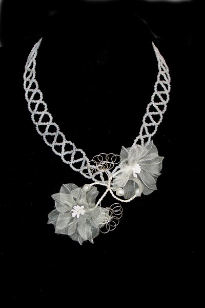 svatební bižuterie - bílý náhrdelník H622-80