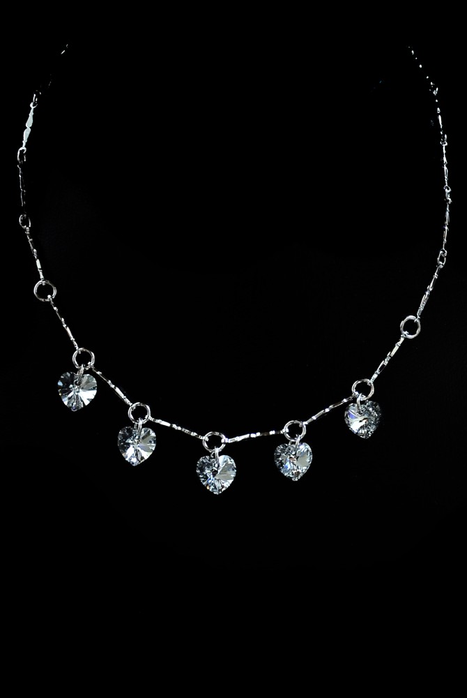 Swarovski Elements - bílý náhrdelník srdíčka SWHSRD10-102