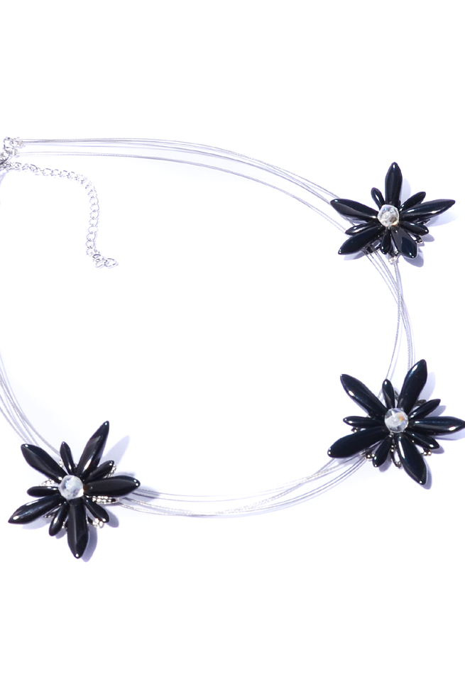 černý náhrdelník s květy 2H98-193