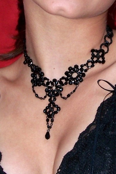 černý náhrdelník H68-57