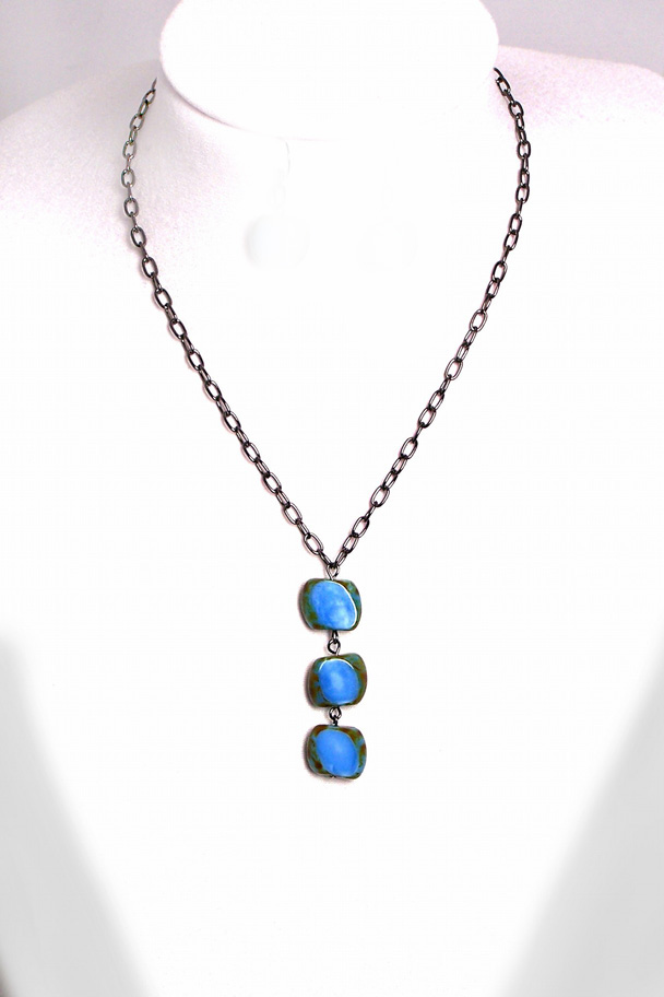 modrý náhrdelník 