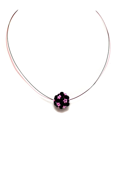 černo-růžový náhrdelník