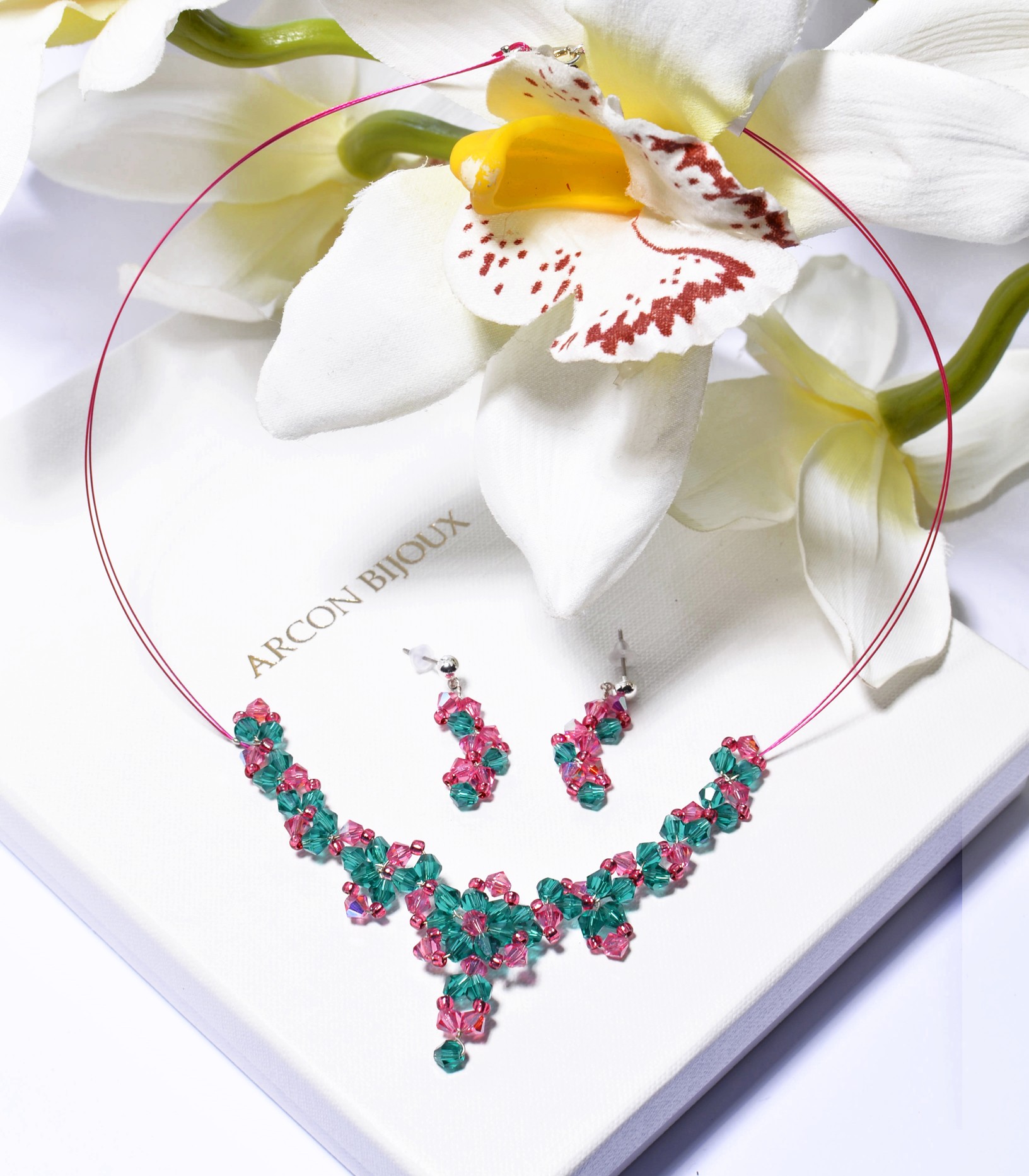 růžovo zelený náhrdelník z broušených korálků s naušnicemi SETH614-111