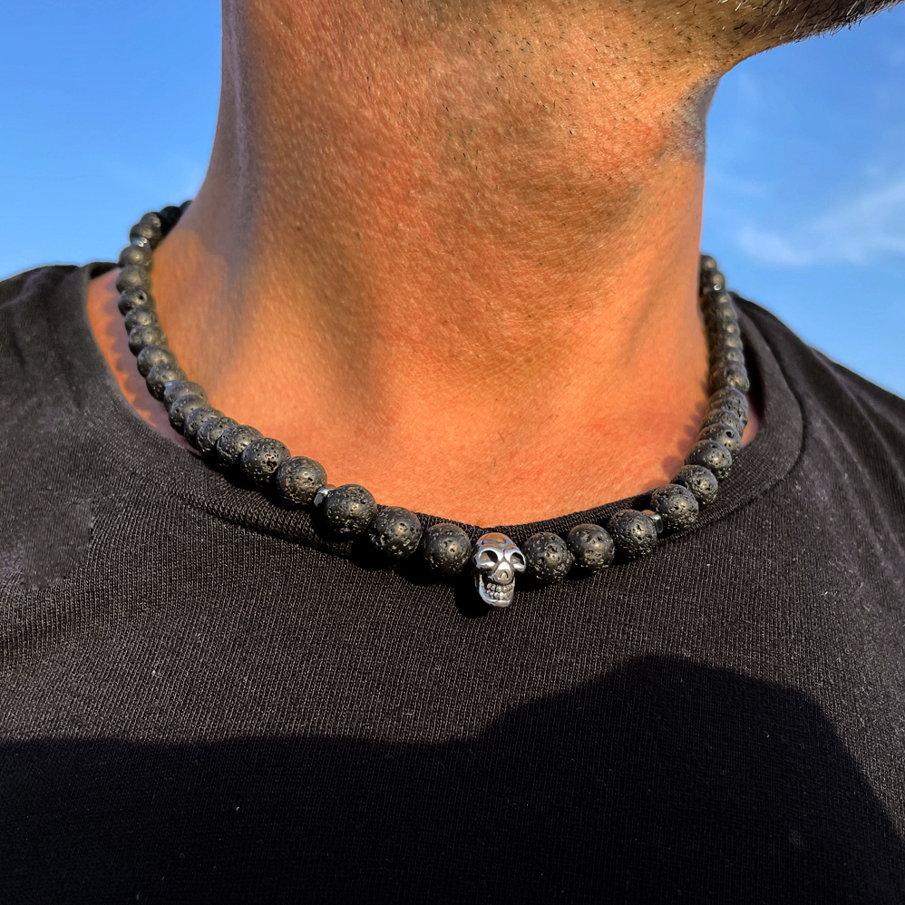 Pánský korálkový náhrdelník s lebkou CHOH/317